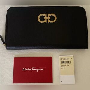Salvatore Ferragamo LONG ZIP NERO GANCINI PEBBLE GRAIN WALLET NWT No Box